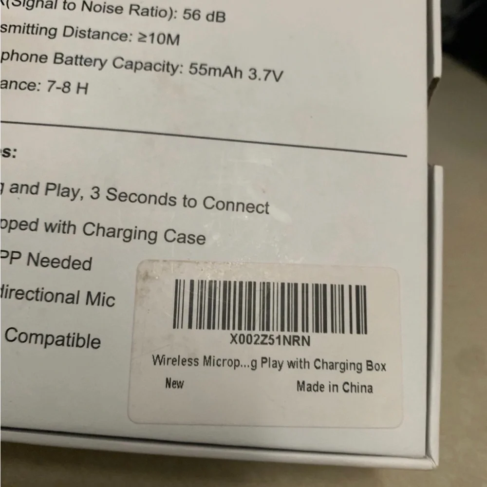 Wireless Lavalier Microphone Black (NEW Open Box) With Charging Case